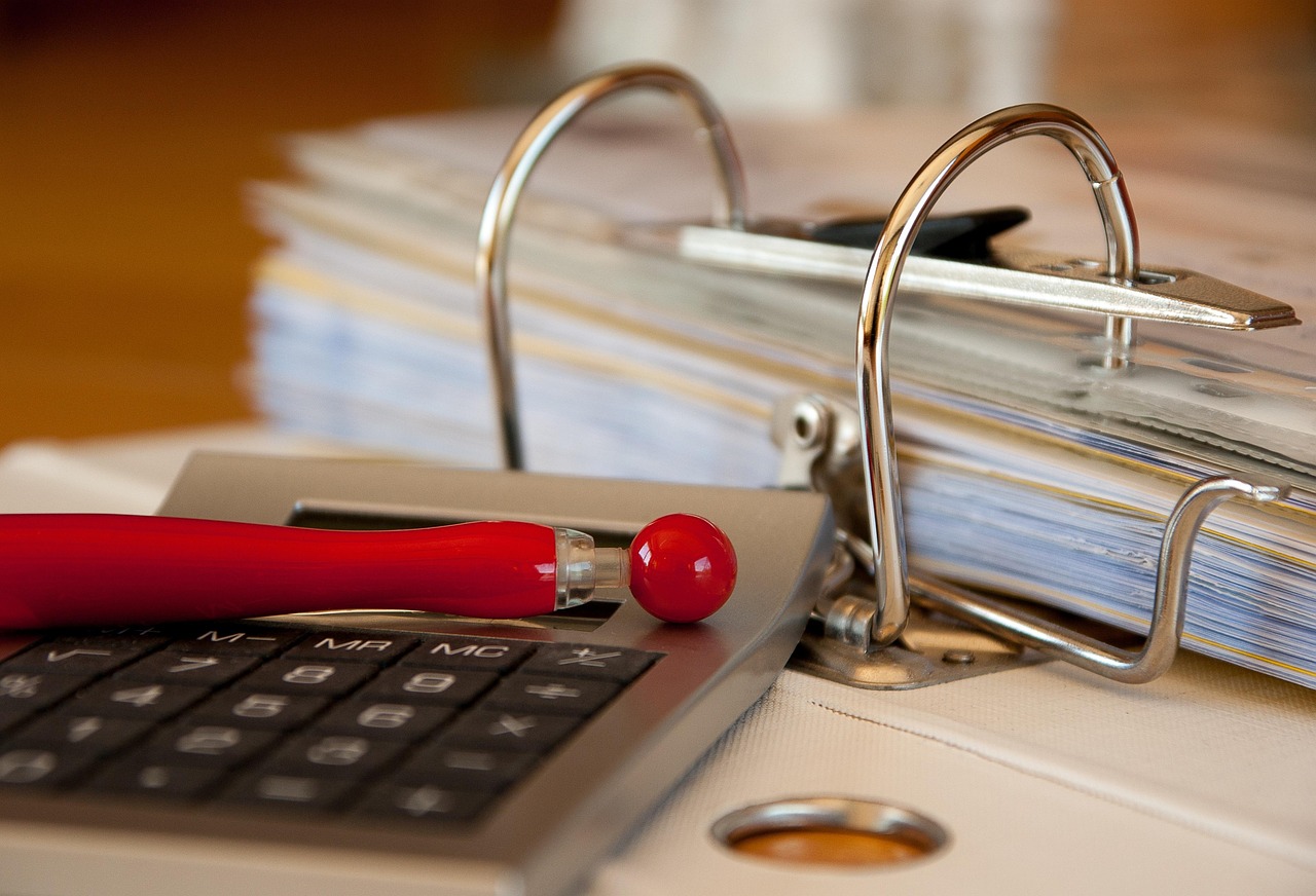 Binder and calculator