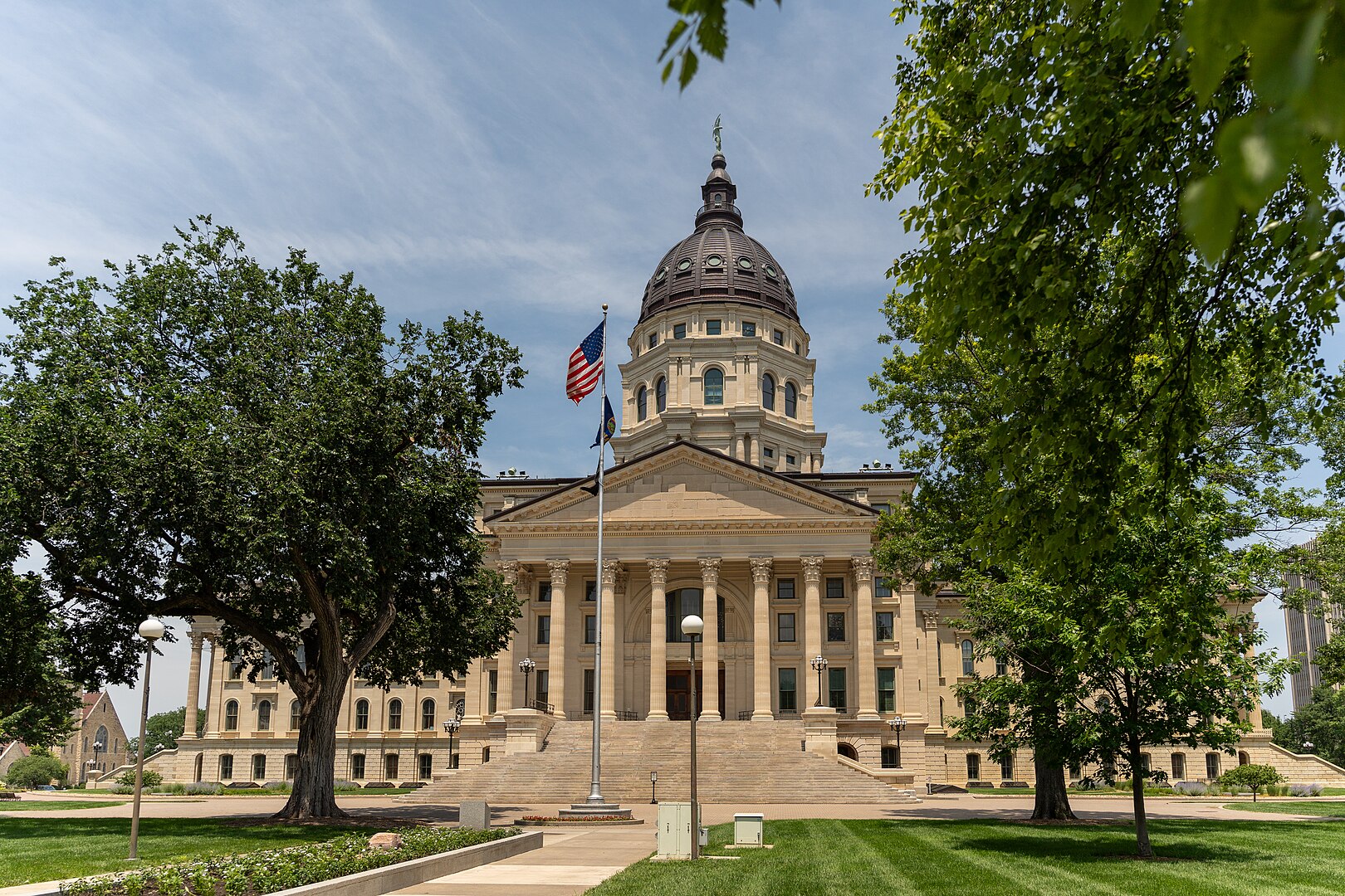 1620px-Kansas_State_Capitol_in_summer_2024 Kansas State Capitol